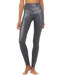 Alo High-waist, shine leggings.